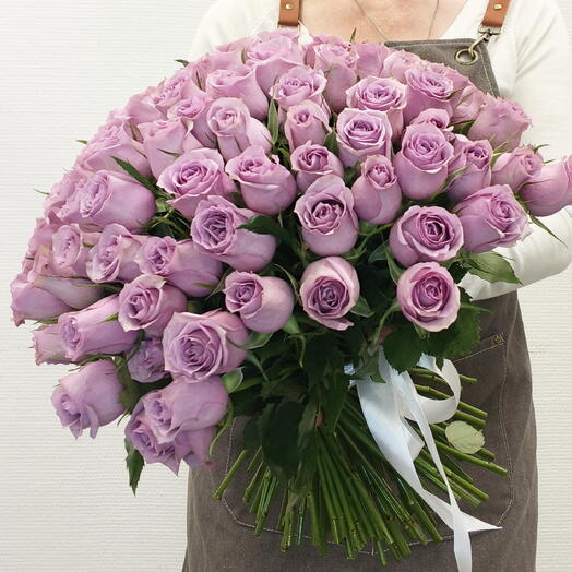Bouquet of 101 lilac roses with ribbon