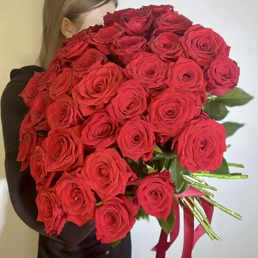 Букет из 35 красных роз