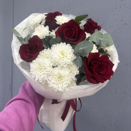 Сборный букет из стойких хризантем и роз ️🥰
