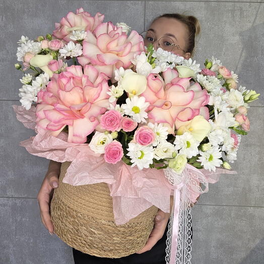 Корзина с французскими розами Нежность🌸 
Шикарная композиция в корзине🩷