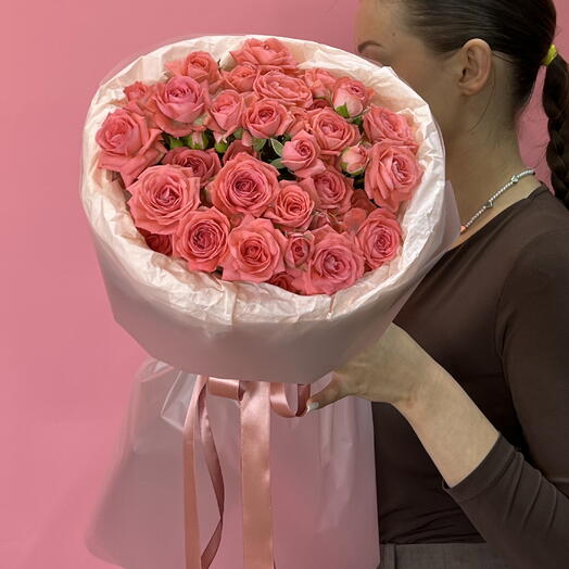 Шикарный букет комплимент с кустовыми розами 🌸