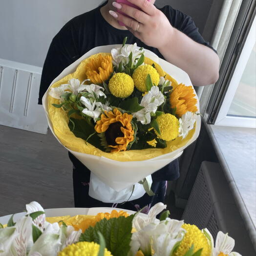 Яркое солнышко с подсолнухами 🌻