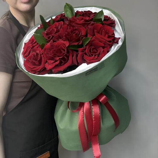 Моно букет из красных роз