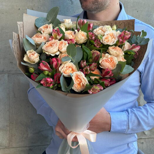 Нежный Букет из кустовых роз и альстромерии «Романтик»
Arenaflowers