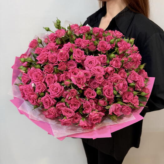 Букет из 25 кустовых розовых роз