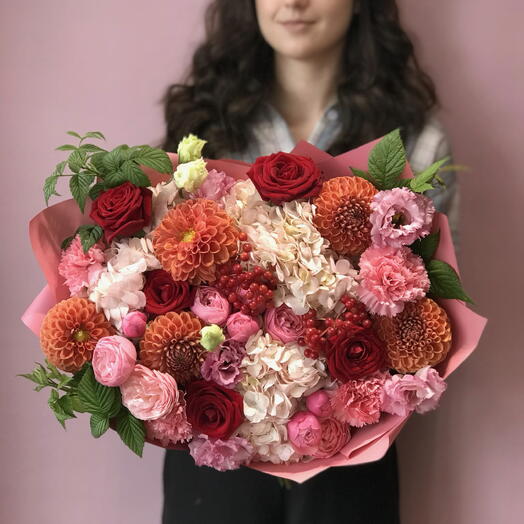 Букет с ягодами калины