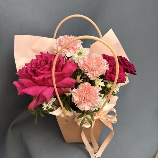 Авторская композиция «Любовь к нежному»💕 французская Роза, диантус ,кустовая хризантема, фисташка