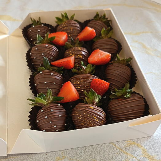 Клубника в шоколаде 12 шт... 🍓🍫