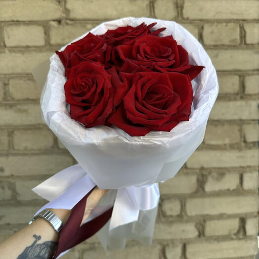 Моно из 5 бордовых роз