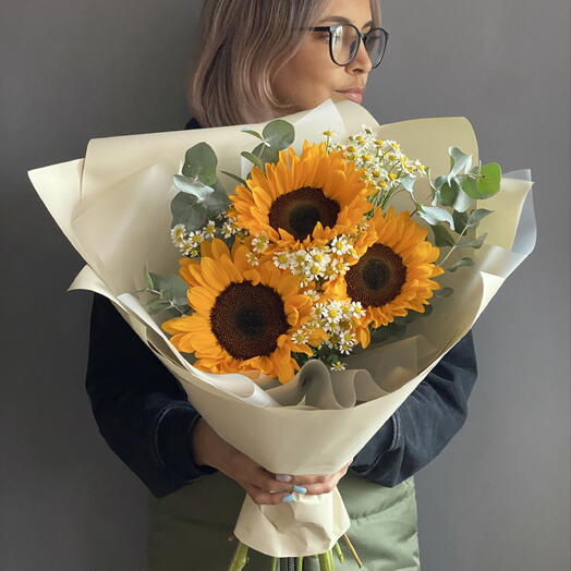 Подсолнухи с ромашками
