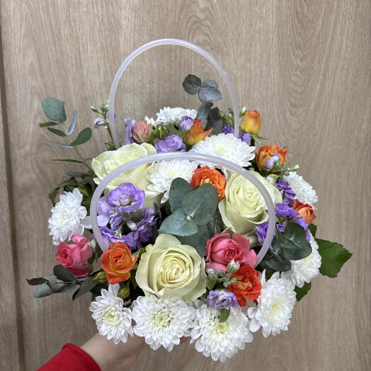 Сумочка из роз,кустовых роз,маттиолы