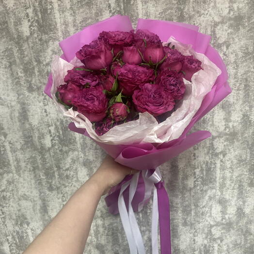 Букет из 5 кустовых пионовидных роз