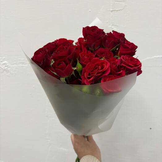 Монобукет кустовых красных роз