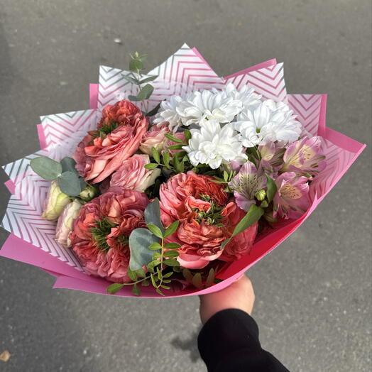 Букет с пионовидными розами