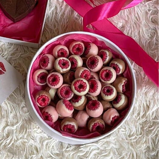 Малина в бельгийском шоколаде, вкусный подарок девушке, жене, маме, сестре