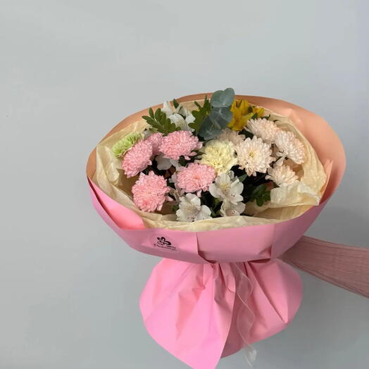 Сборный букет из хризантемы кустовой и альстромерии