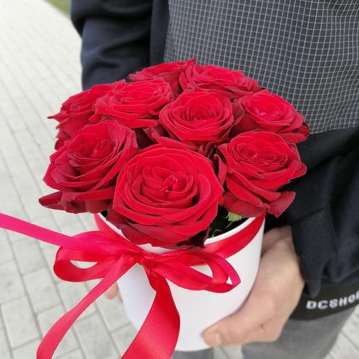 9 роз в коробке