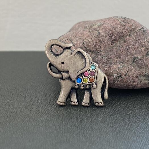 Брошь Слон с кристаллами Swarovski P666-S19*