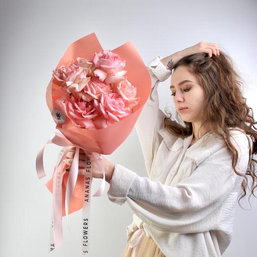 Mono ramo de rosas