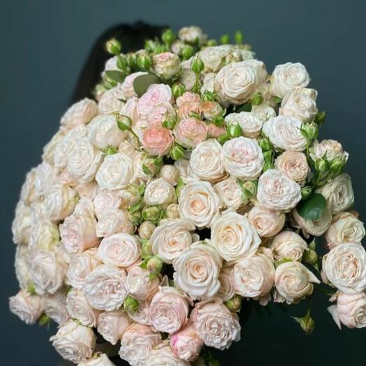 Bouquet of 31 branches of the Bombastic rose