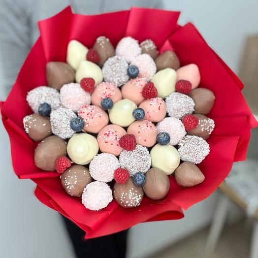 Bouquet of strawberries "Berry fairy tale"