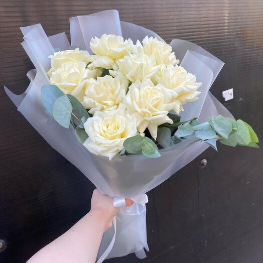 Rosa Francesa blanca con eucalipto