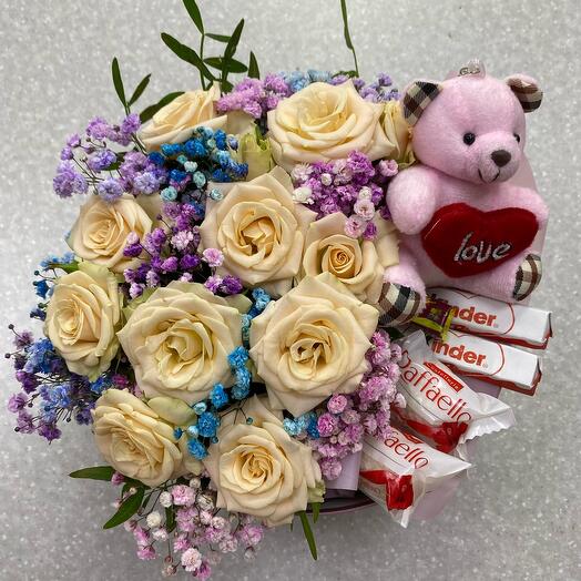 Композиция с Раффаэлло и игрушкой, Цветы и подарки Городской округ ...