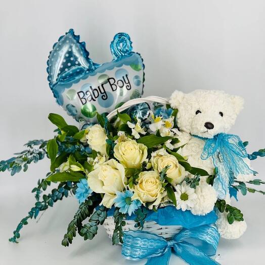 A gift for my son's discharge from the hospital, flowers with a soft toy and a balloon