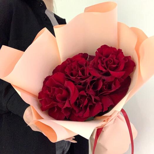 A bright bouquet of 5 red French roses