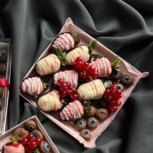 Клубника+голубика в шоколаде