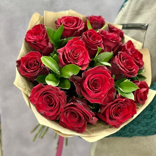 Ramo de rosas Burdeos 15 piezas