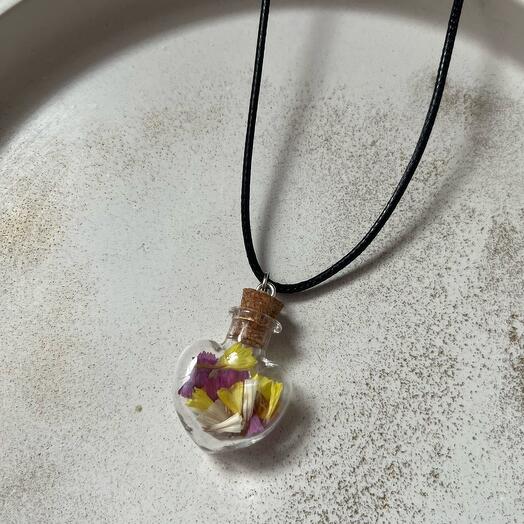 Сердце с сухоцветами статицы