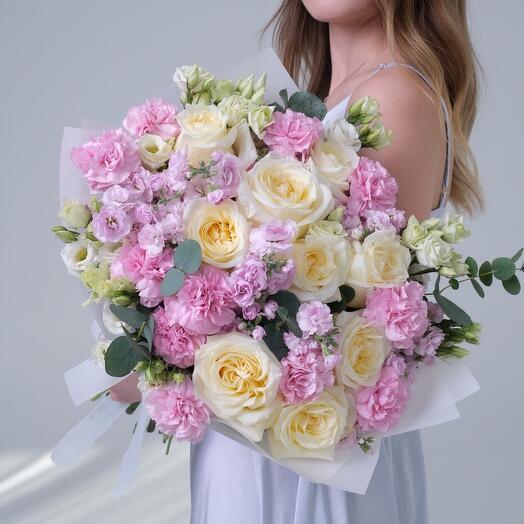 A composite bouquet with peony-shaped roses