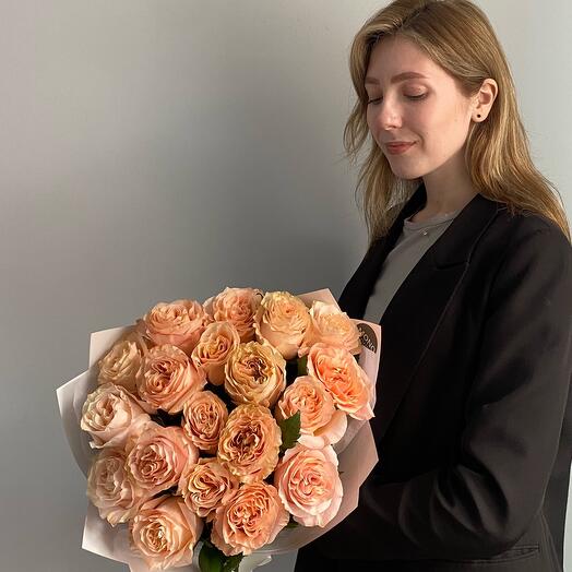 Bouquet of peony-shaped roses in peach shade M