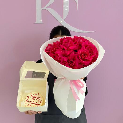 Комбо с бенто и малиновыми розами