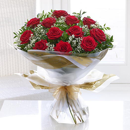 Bouquet of 12 red roses