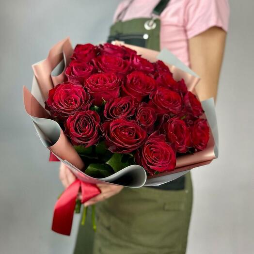 21 роза Мадам Ред