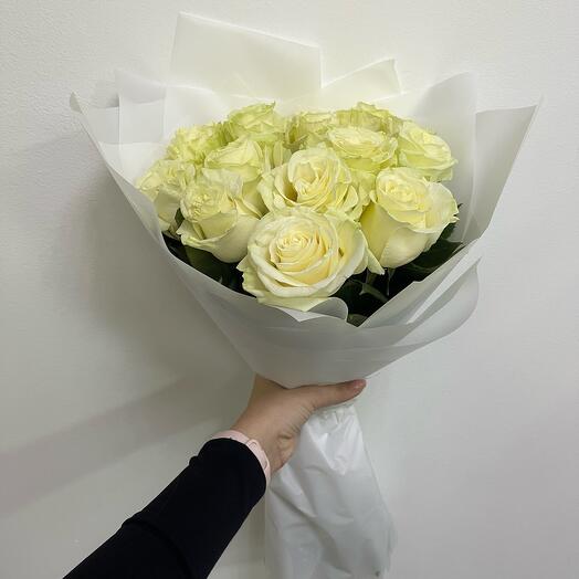 Bouquet of 15 white roses