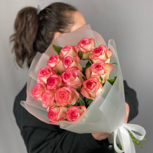 Монобукет из 15 нежных ароматных роз.Букет 710 Milin bouquet