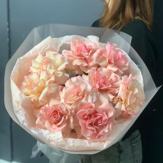 9 ажурных роз для самой нежной