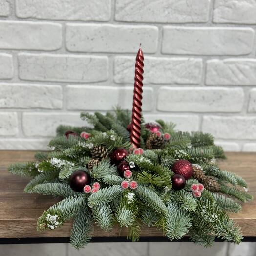 Настольная новогодняя композиция со свечей