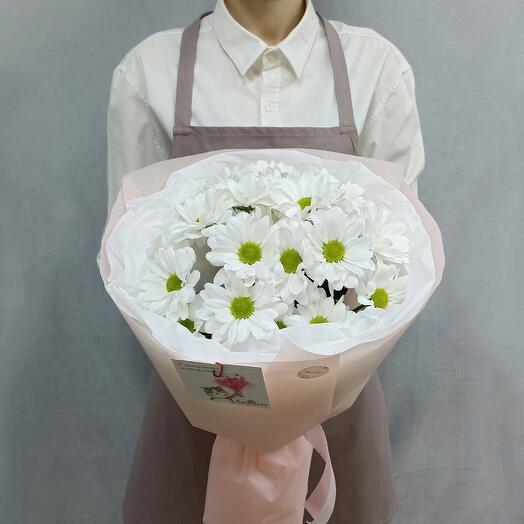 Bouquet of chamomile, bush chrysanthemum