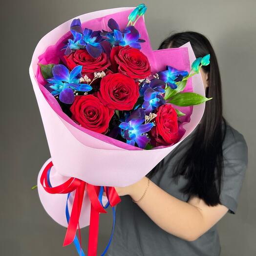 Букет из  розы и орхидей Космос