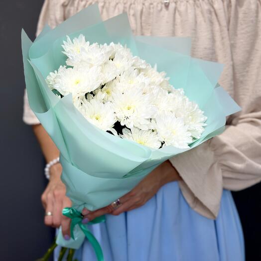 Bouquet of white chrysanthemums "Perfection"