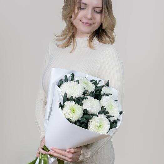 Букет из 7 белых хризантем