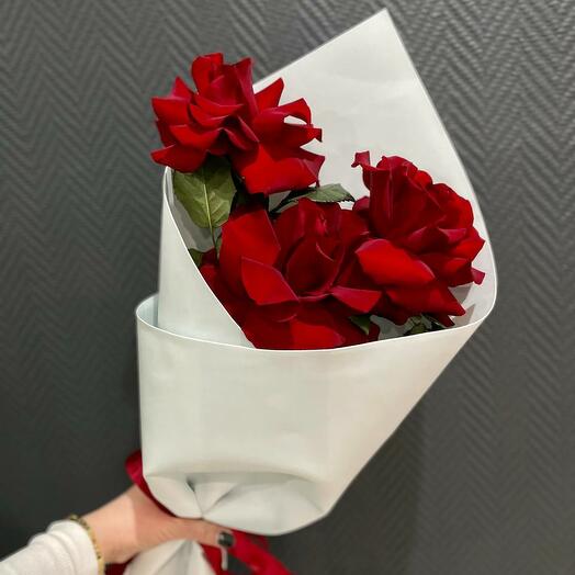 Красные французкие розы 3 шт