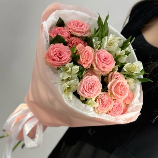 Букет с кустовыми розами и альстромерией 🧡