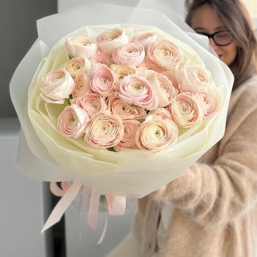 Букет из 25 ранункулюсов