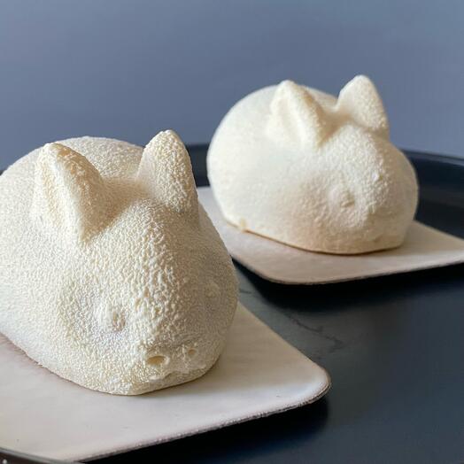 Набор чизкейков с ягодной начинкой в форме зайчика