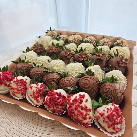 Микс клубники в шоколаде 36шт